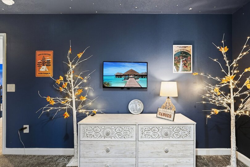 Stunning 10 Bedroom Home in Davenport, 6705