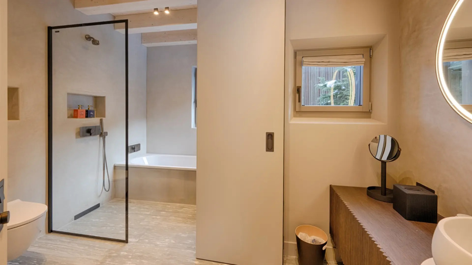 Elegant Mountain Lodge with Private Lift Access