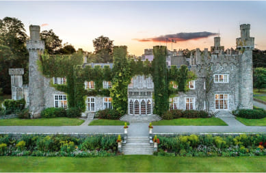 Modern luxury villas with infinity pool